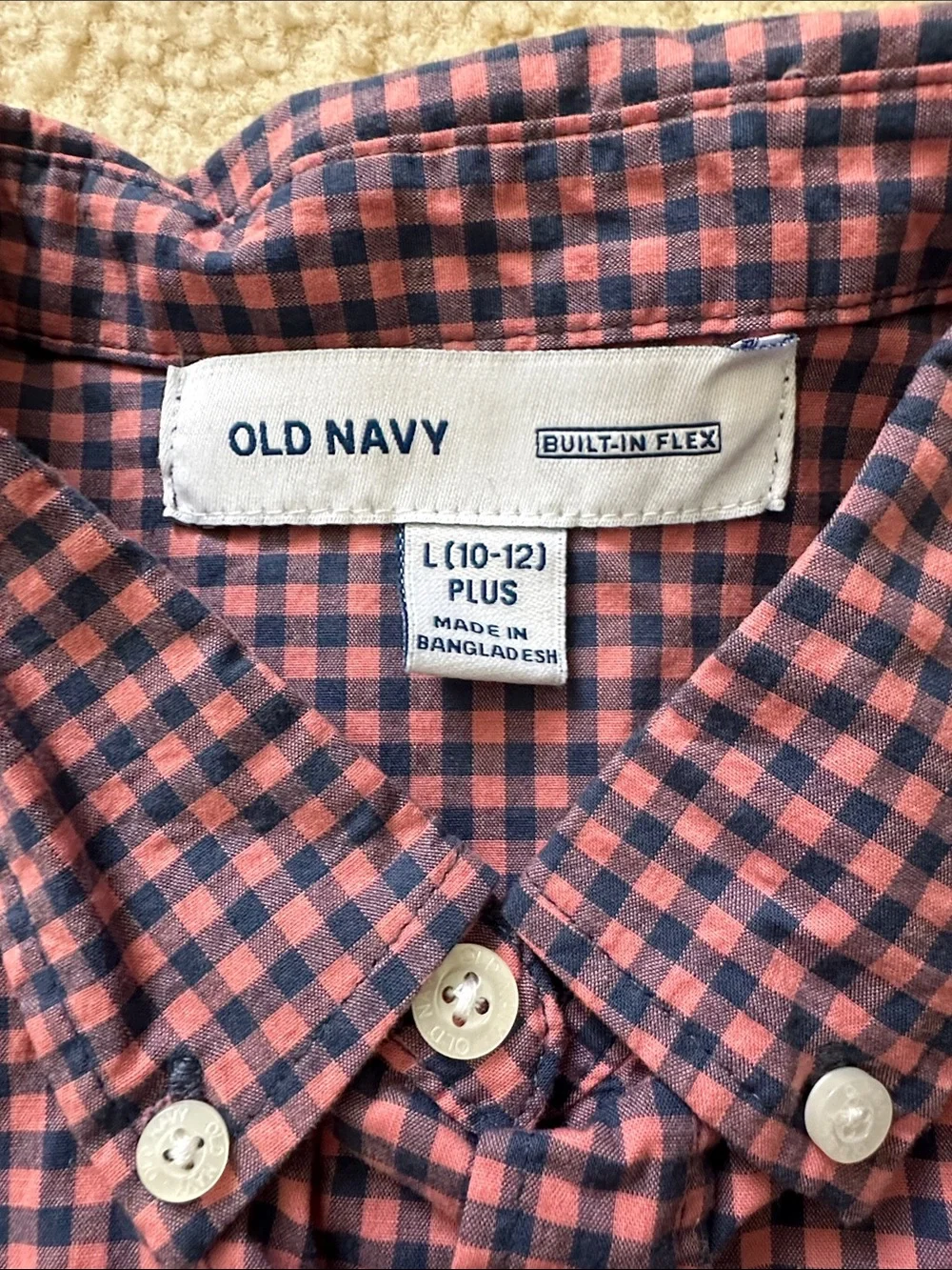 Old Navy Short-Sleeve Button-Down Shirt in Red and Blue Gingham